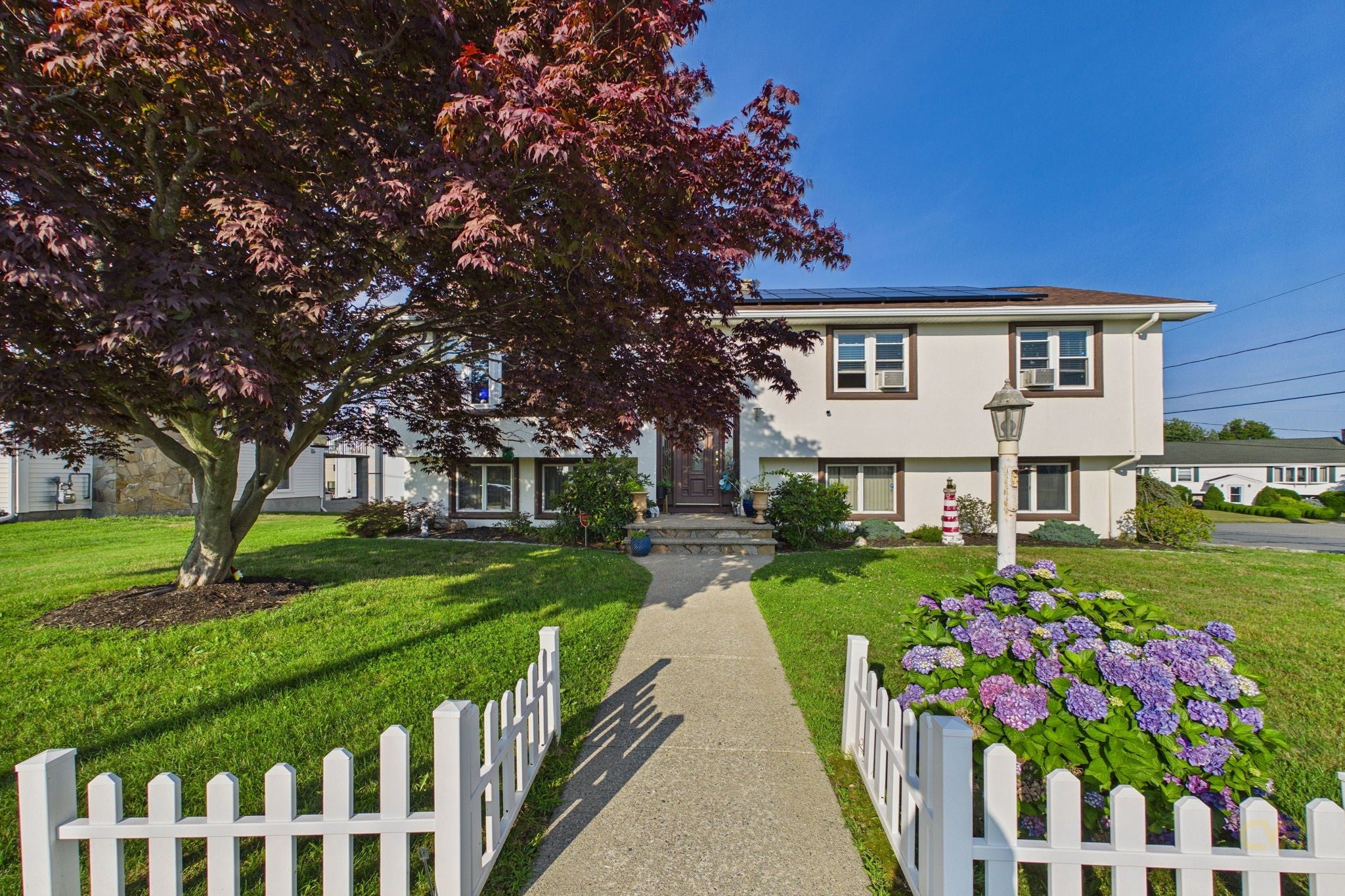 6 Lighthouse Ln