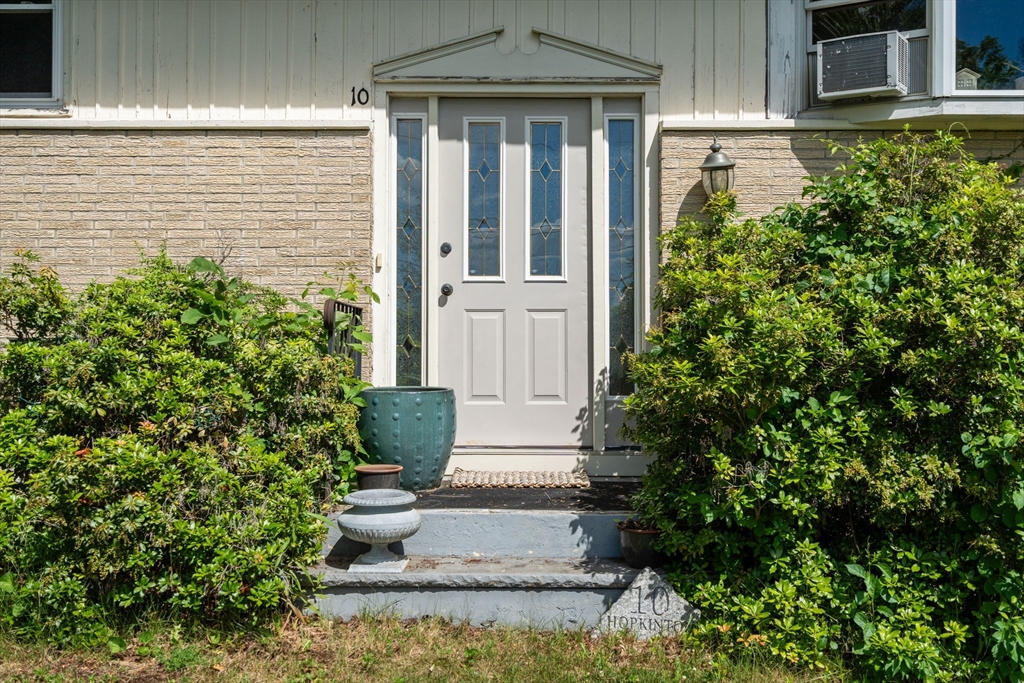 10 Hopkinton Rd
