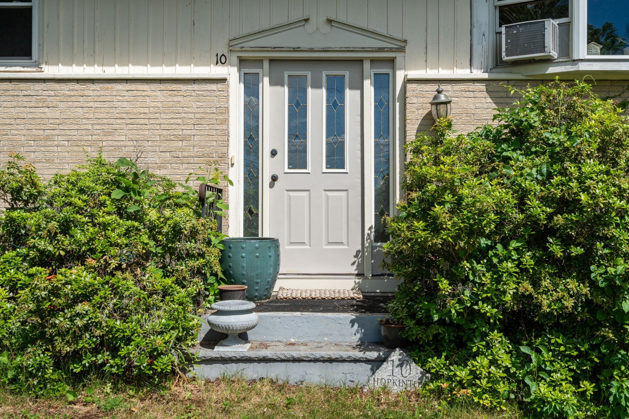 10 Hopkinton Rd