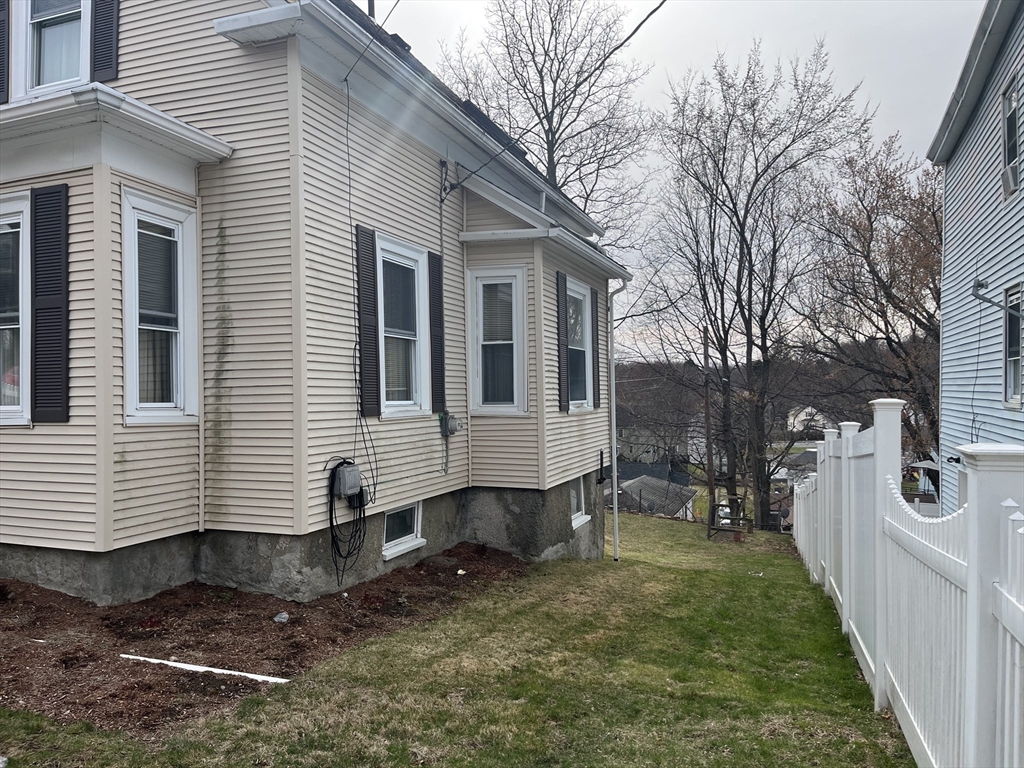 22 Commonwealth Ave