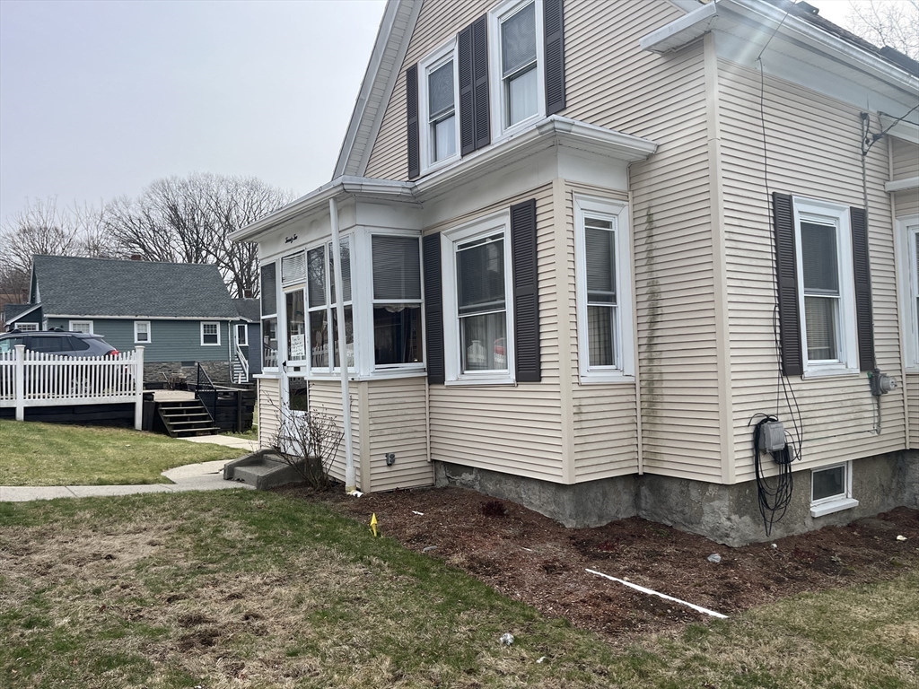 22 Commonwealth Ave