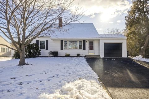Photo of 27 Cortland St, Chicopee, MA 01020 (MLS # 73462903)
