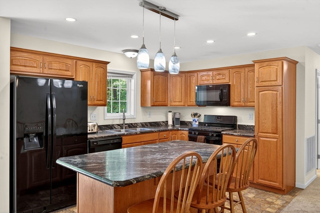 98 Leland Rd
