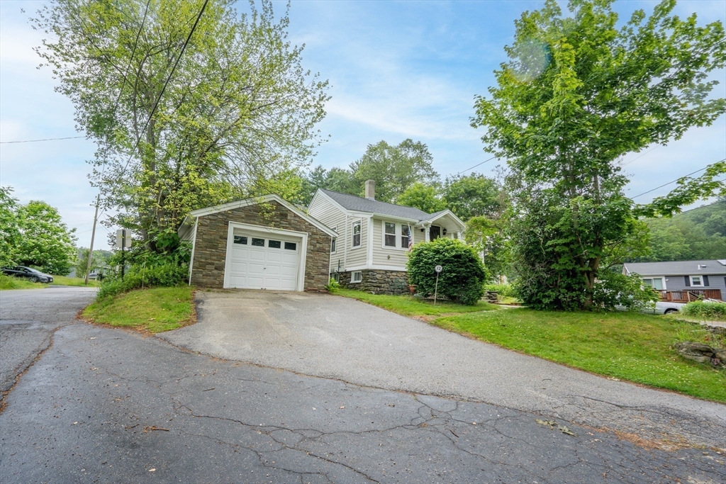 12 Manor Rd