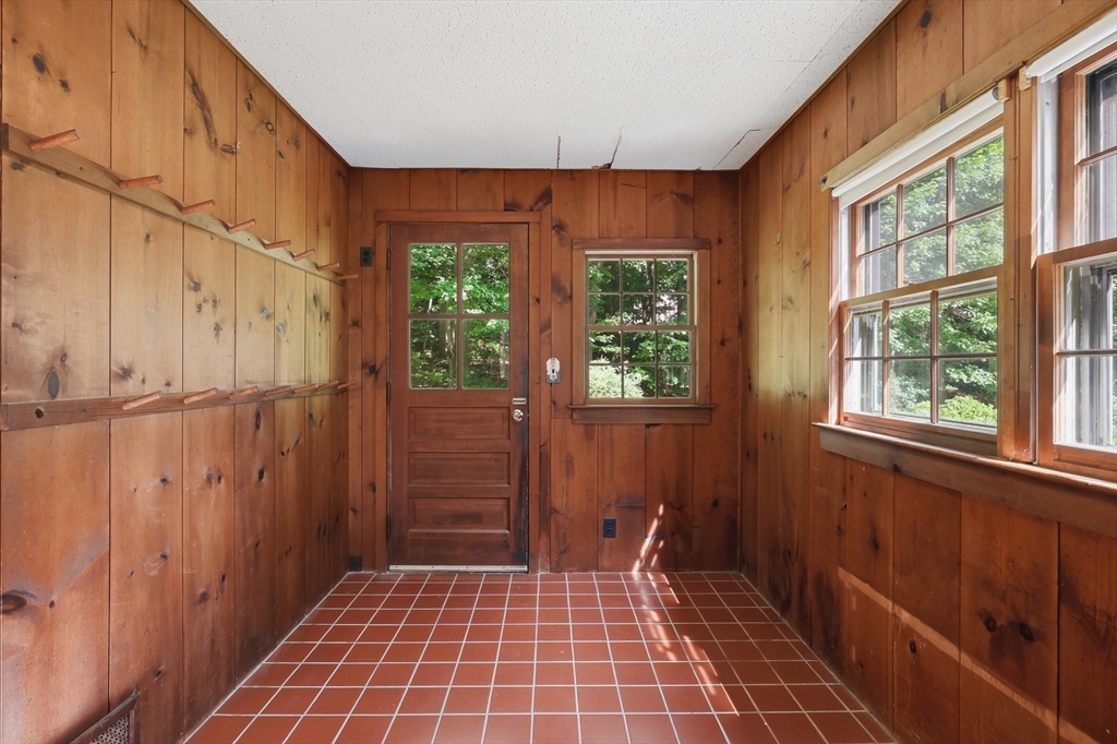 24 Hunting Avenue