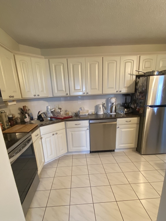 Watertown, Massachusetts 02472, United States, 2 Bedrooms Bedrooms, ,2 BathroomsBathrooms,Residential,Active,163500