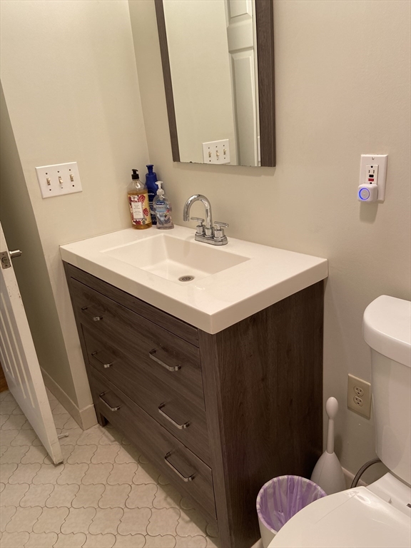 Watertown, Massachusetts 02472, United States, 2 Bedrooms Bedrooms, ,2 BathroomsBathrooms,Residential,Active,163500