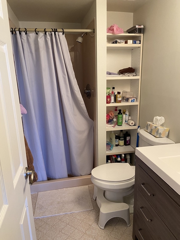 Watertown, Massachusetts 02472, United States, 2 Bedrooms Bedrooms, ,2 BathroomsBathrooms,Residential,Active,163500