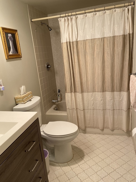 Watertown, Massachusetts 02472, United States, 2 Bedrooms Bedrooms, ,2 BathroomsBathrooms,Residential,Active,163500