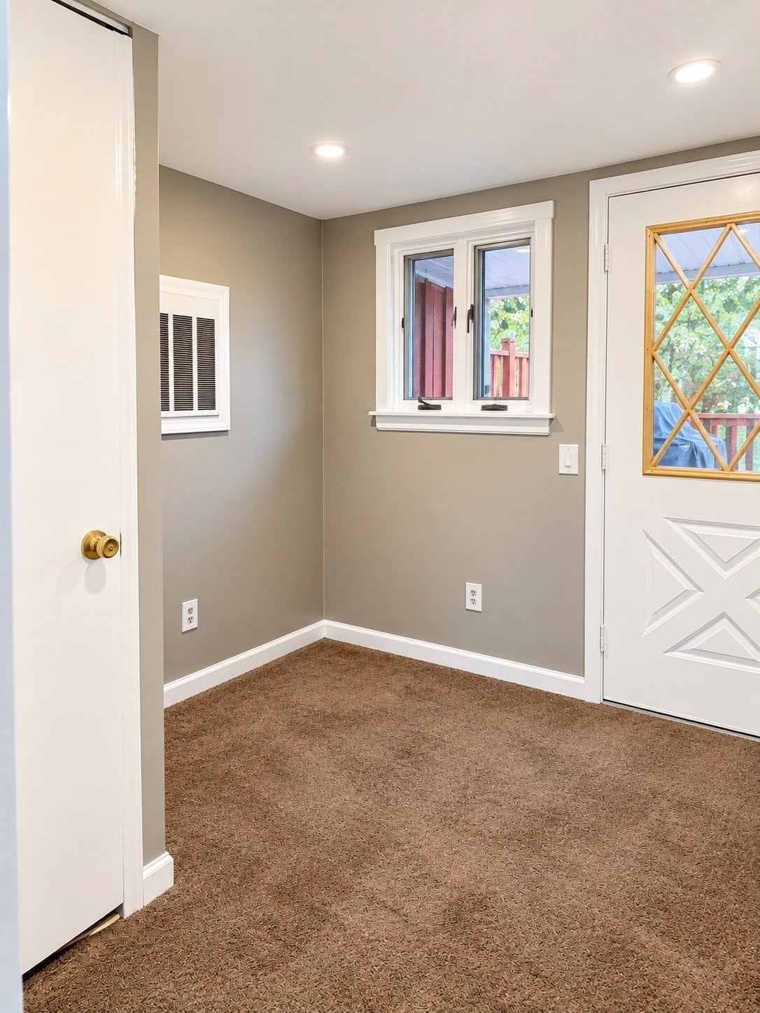 321-323 Lawrence St, Lowell, MA Photo #13