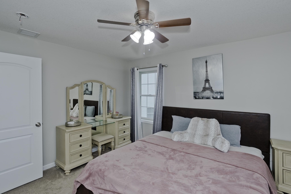 Springfield, Massachusetts 01104, United States, 4 Bedrooms Bedrooms, ,3 BathroomsBathrooms,Residential,Active,227986