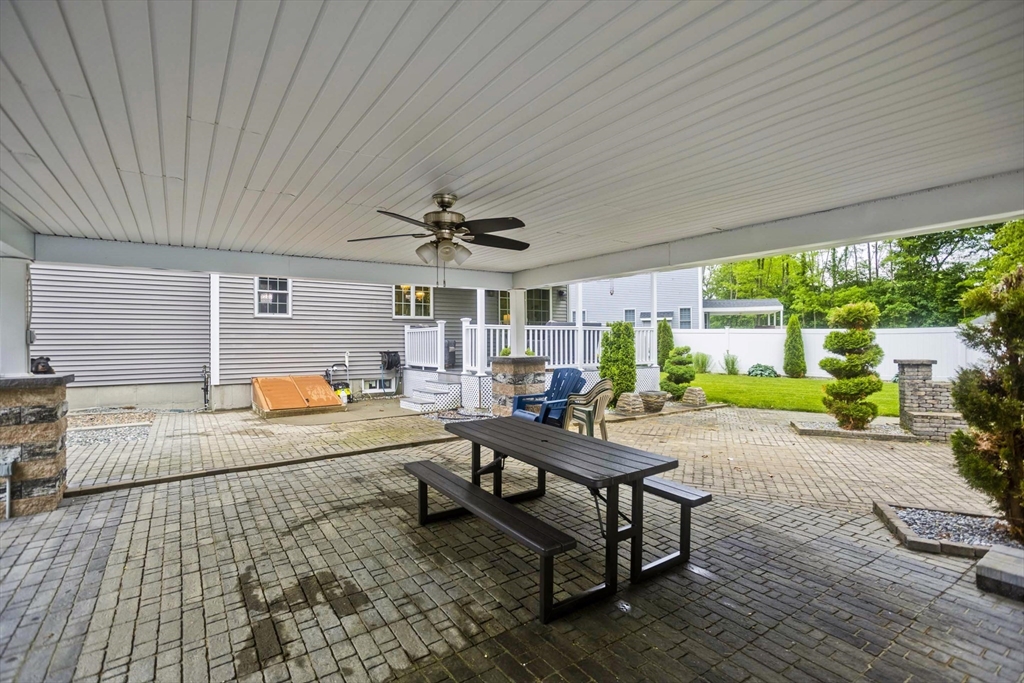 Springfield, Massachusetts 01104, United States, 4 Bedrooms Bedrooms, ,3 BathroomsBathrooms,Residential,Active,227986