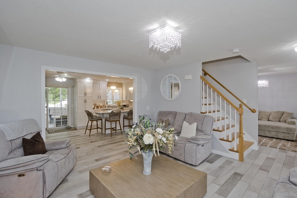 Springfield, Massachusetts 01104, United States, 4 Bedrooms Bedrooms, ,3 BathroomsBathrooms,Residential,Active,227986