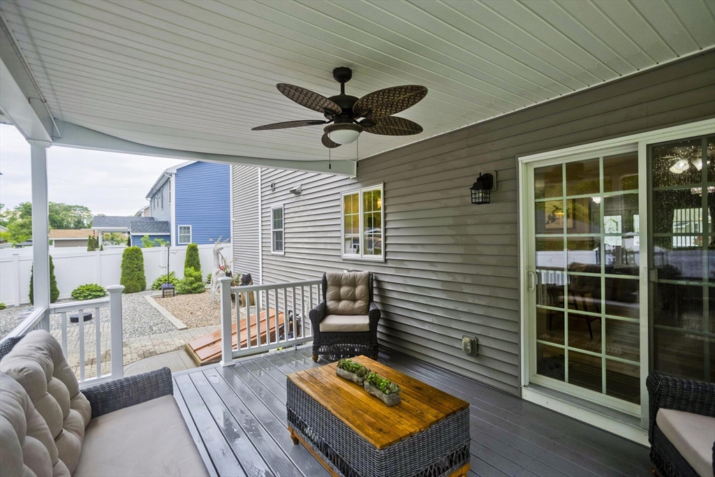 Springfield, Massachusetts 01104, United States, 4 Bedrooms Bedrooms, ,3 BathroomsBathrooms,Residential,Active,227986