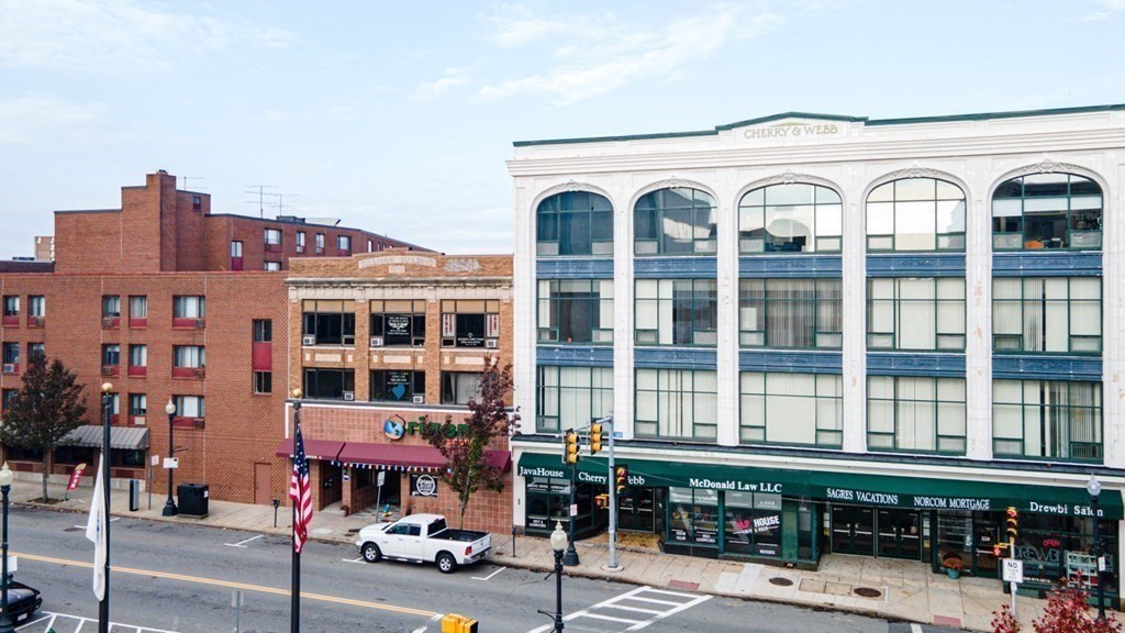 139 S Main St
