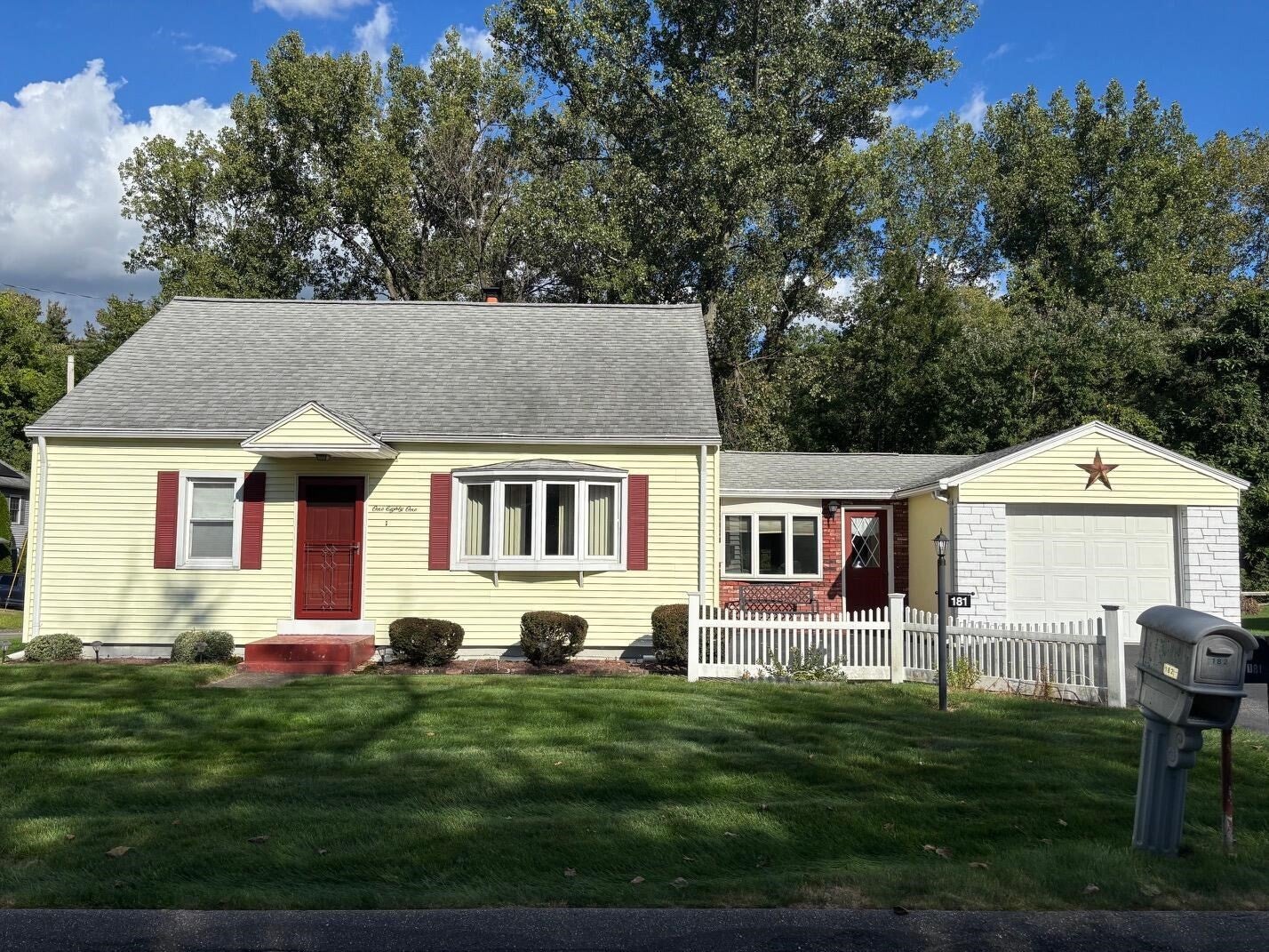 Photo of 181 Patterson AVE, East Longmeadow, MA