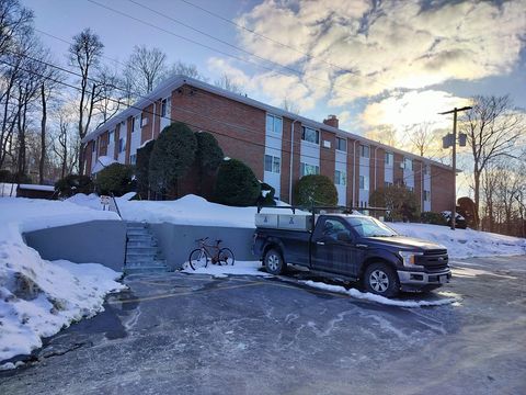 Photo of 61 Fairmount St #6, Marlborough, MA 01752 (MLS # 73481242)