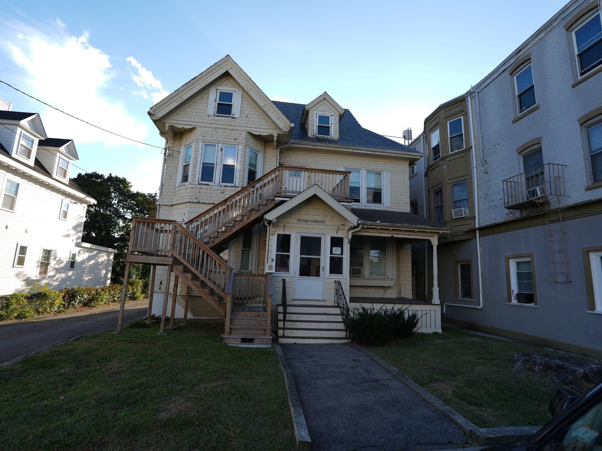 Photo of 180 Winthrop St, Winthrop, MA