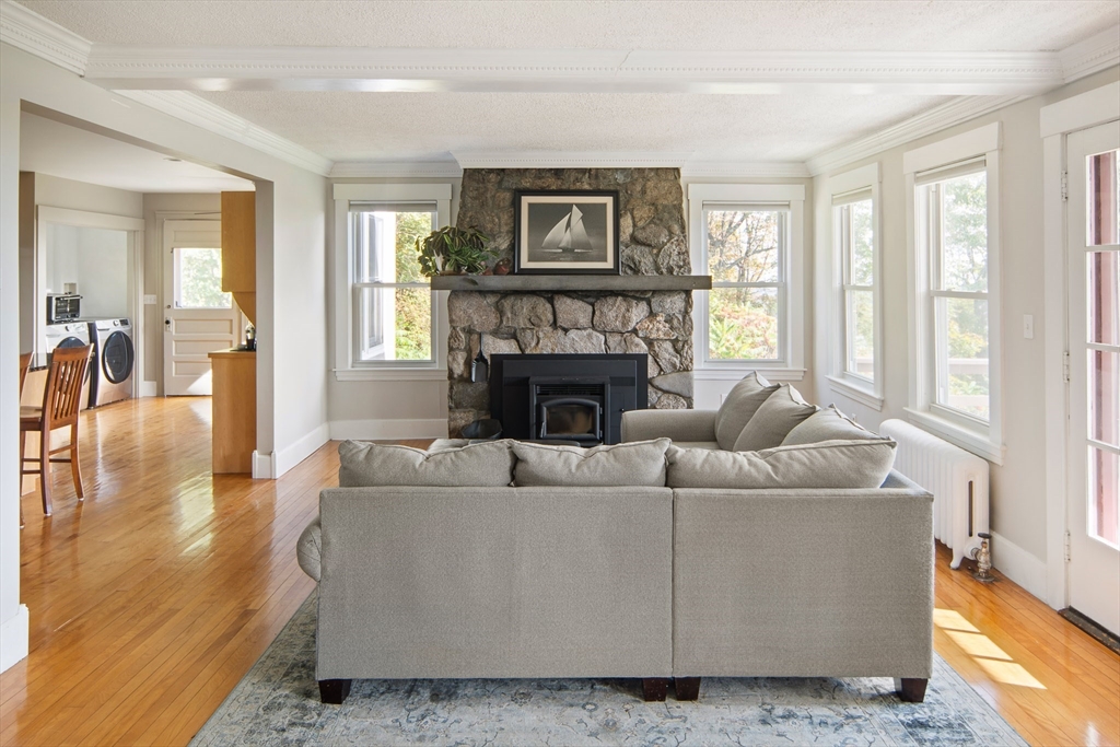 20 Mountain Rd
