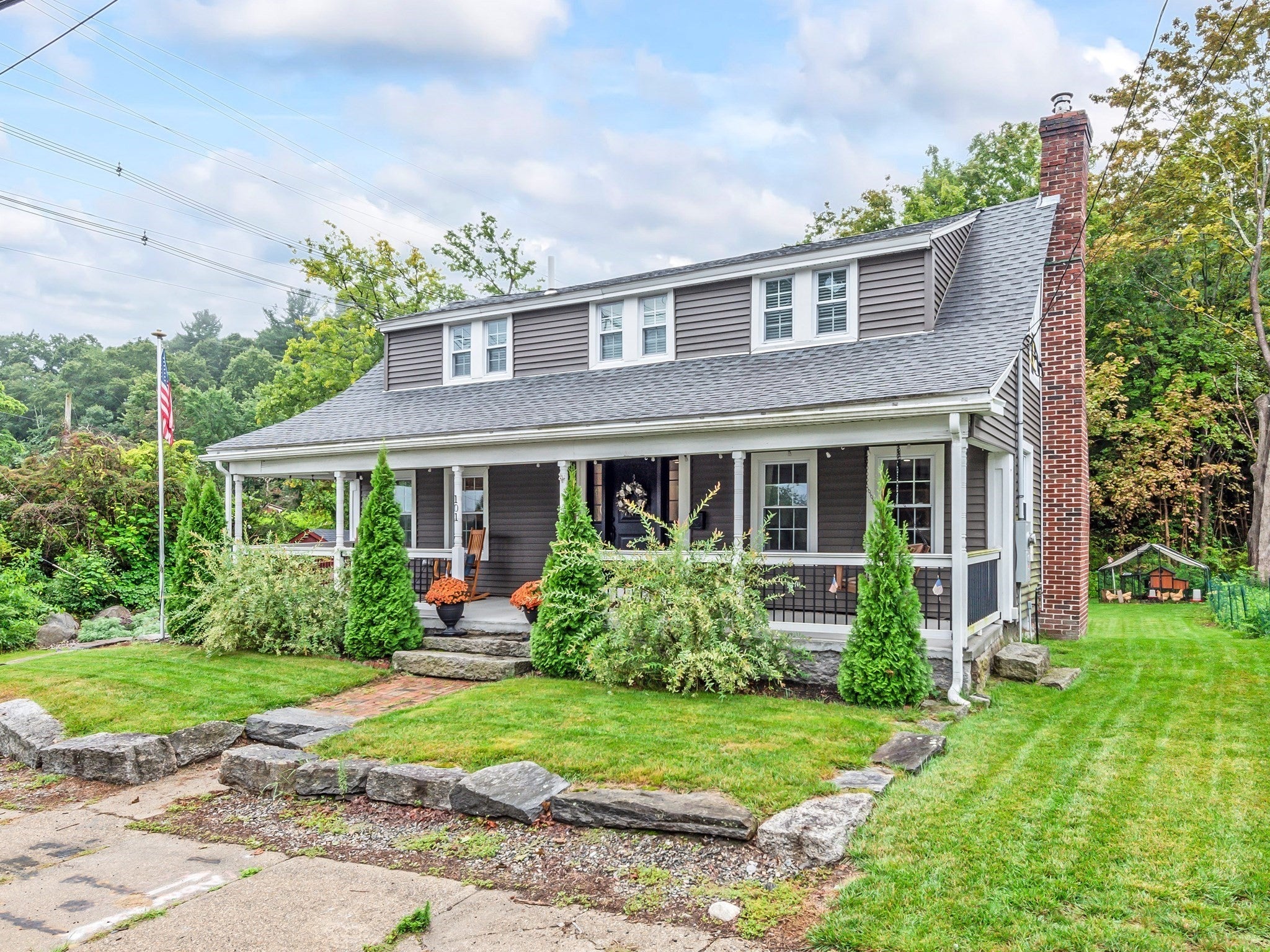 Photo of 101 S Main St, Uxbridge, MA