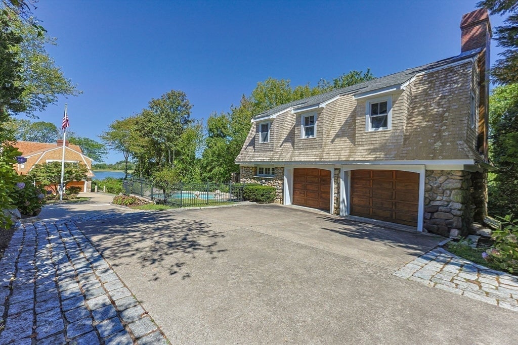 4390 Main