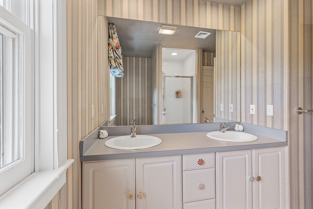 4390 Main St, Barnstable, MA Photo #34