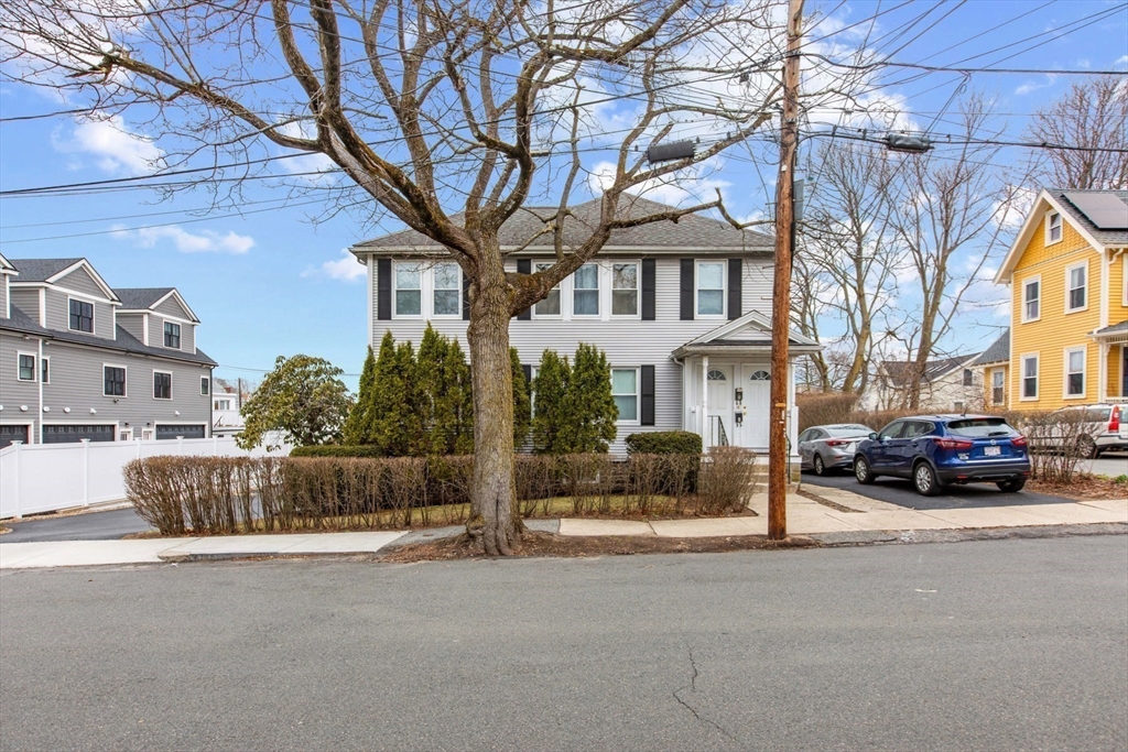 2-4 Middle St