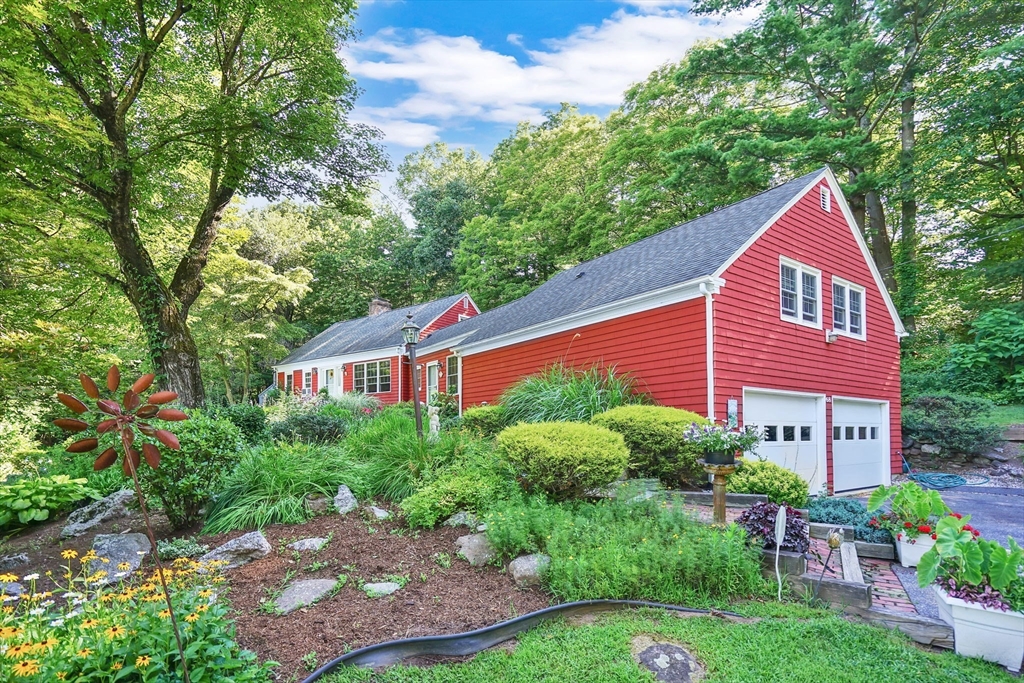 68 Monson Rd
