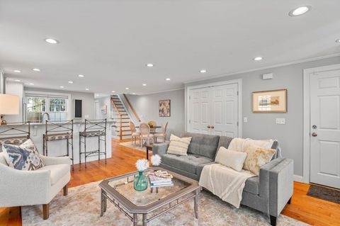 27 Warren St 1 Newburyport MA 01950