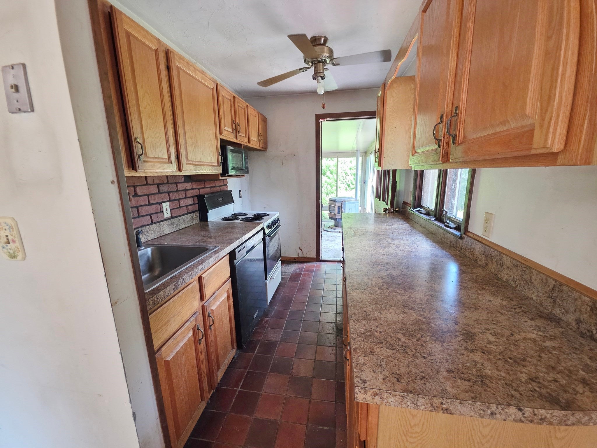 11 Ferncroft Rd, Leicester, MA, 11 Ferncroft Rd, Leicester, MA Photo #7