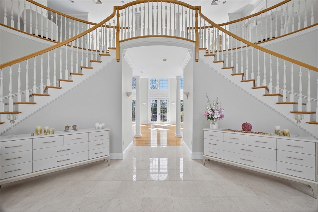 11 Elizabeth Way