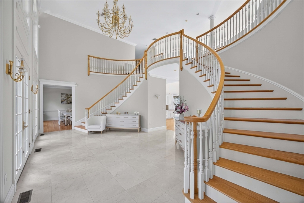 11 Elizabeth Way