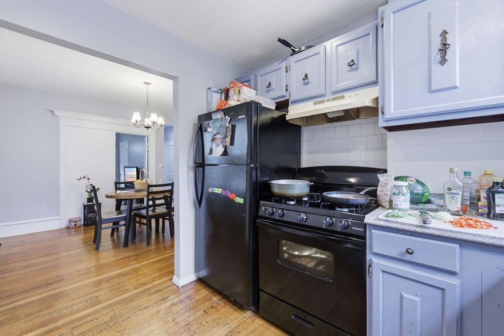 37 Eaton St
