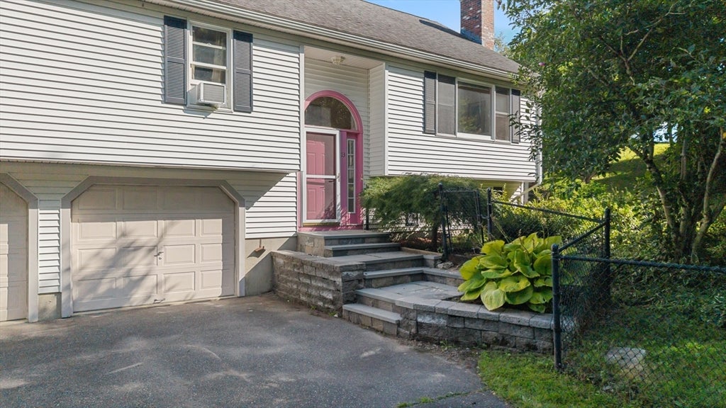 13 Crosby Rd, Grafton, MA Photo #4