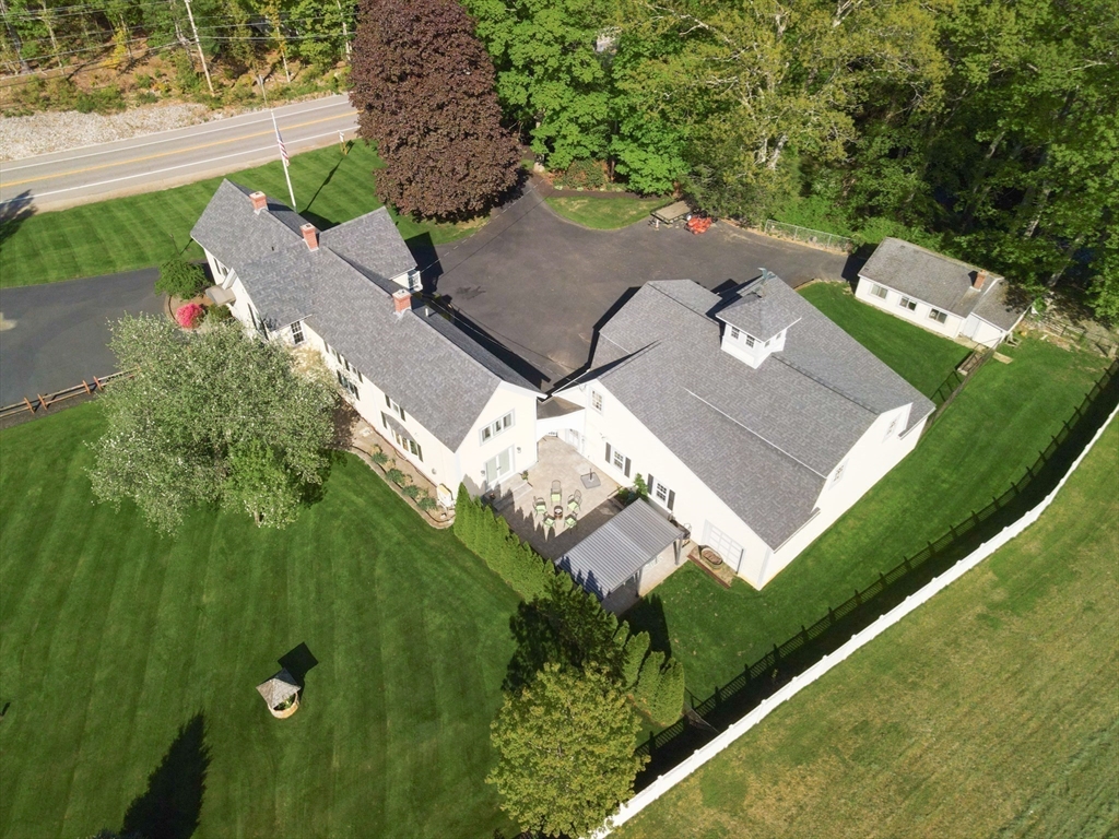 Plaistow, New Hampshire 03865, United States, 5 Bedrooms Bedrooms, ,5 BathroomsBathrooms,Residential,Active,130581