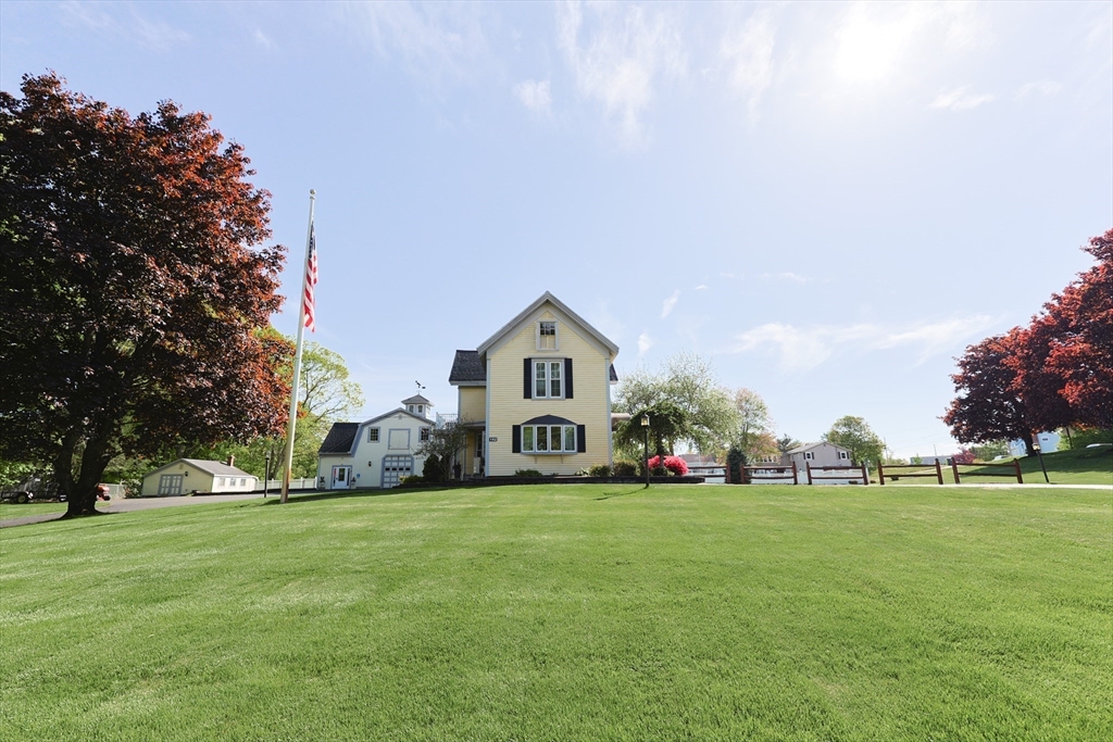 Plaistow, New Hampshire 03865, United States, 5 Bedrooms Bedrooms, ,5 BathroomsBathrooms,Residential,Active,130581