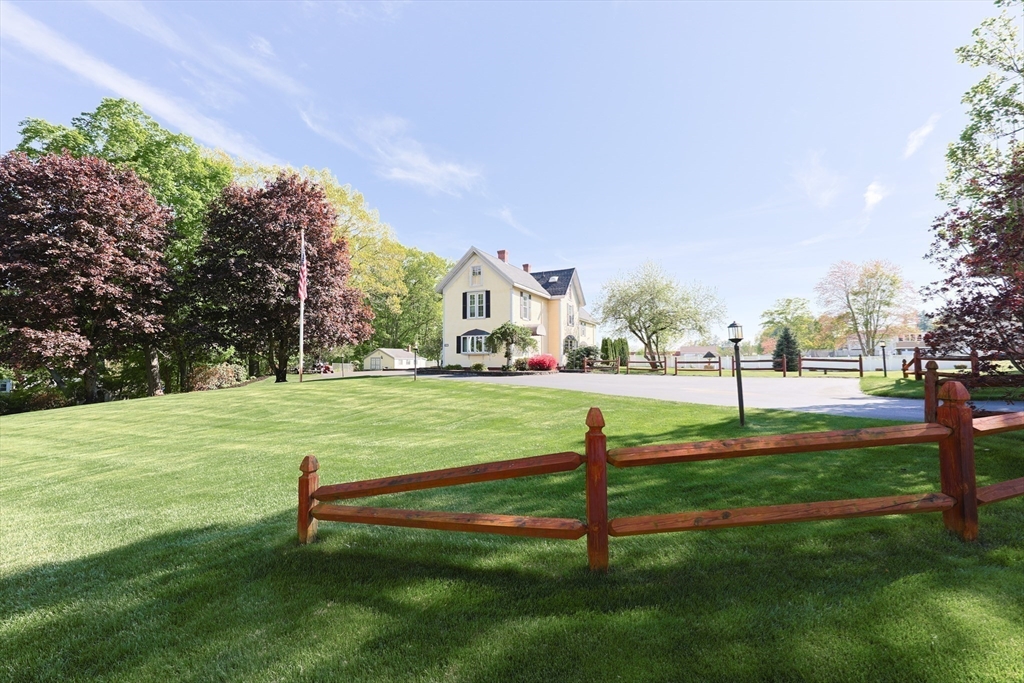 Plaistow, New Hampshire 03865, United States, 5 Bedrooms Bedrooms, ,5 BathroomsBathrooms,Residential,Active,130581