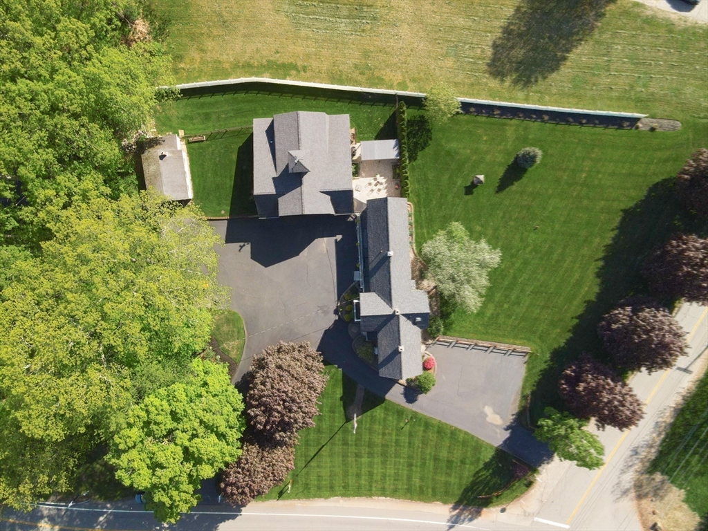 Plaistow, New Hampshire 03865, United States, 5 Bedrooms Bedrooms, ,5 BathroomsBathrooms,Residential,Active,130581