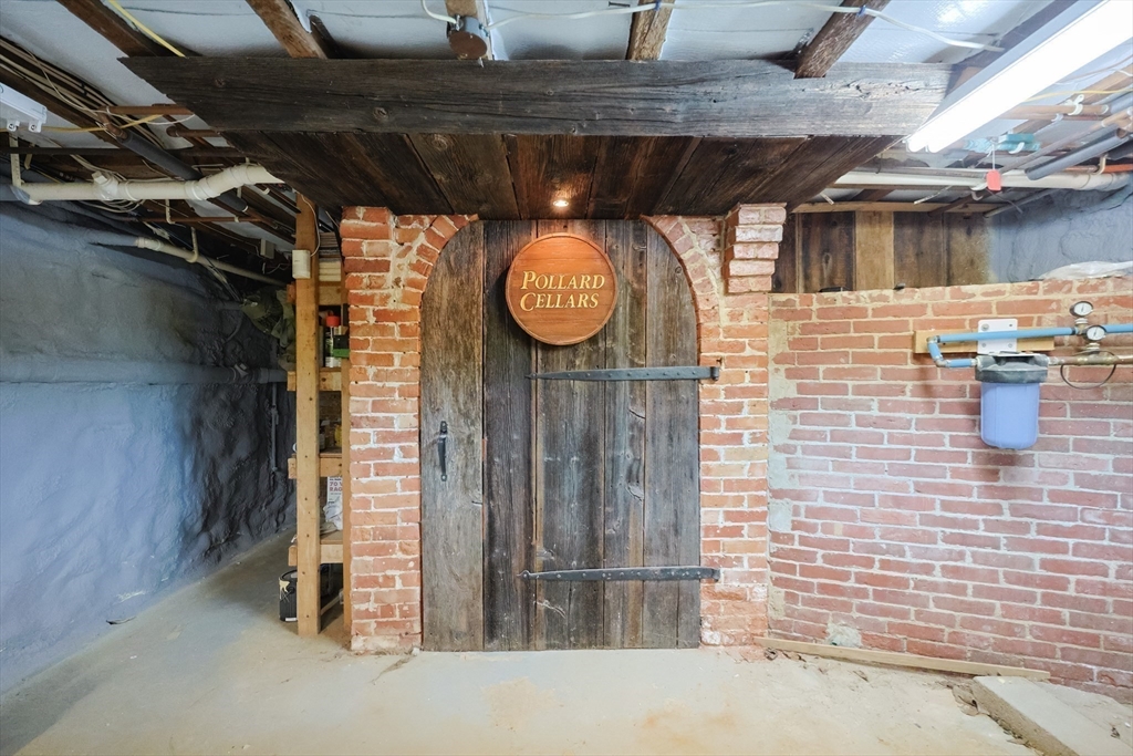 Plaistow, New Hampshire 03865, United States, 5 Bedrooms Bedrooms, ,5 BathroomsBathrooms,Residential,Active,130581