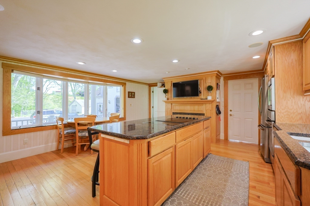 Plaistow, New Hampshire 03865, United States, 5 Bedrooms Bedrooms, ,5 BathroomsBathrooms,Residential,Active,130581