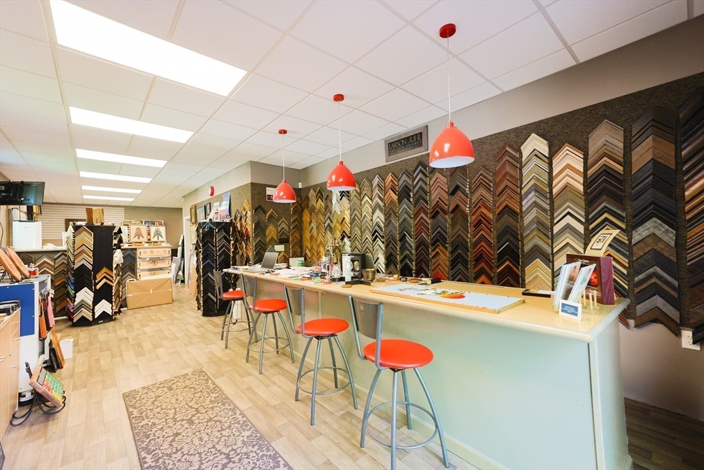 Plaistow, New Hampshire 03865, United States, 5 Bedrooms Bedrooms, ,5 BathroomsBathrooms,Residential,Active,130581