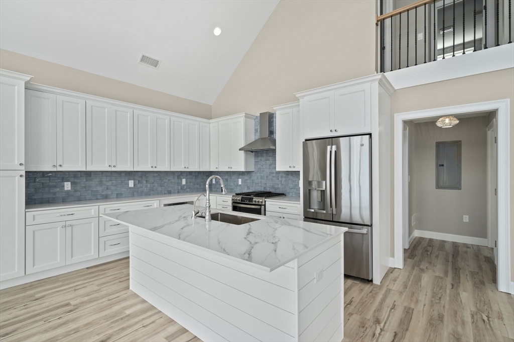 16 Riverside Dr