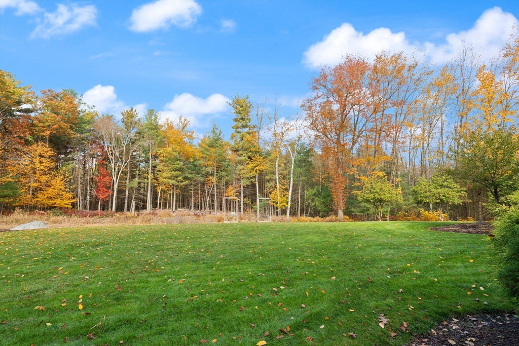 22 Flyaway Pond Dr