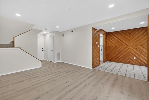 Photo of 60 Laurelwood Dr #32-3, Stoughton, MA 02072 (MLS # 73506771)