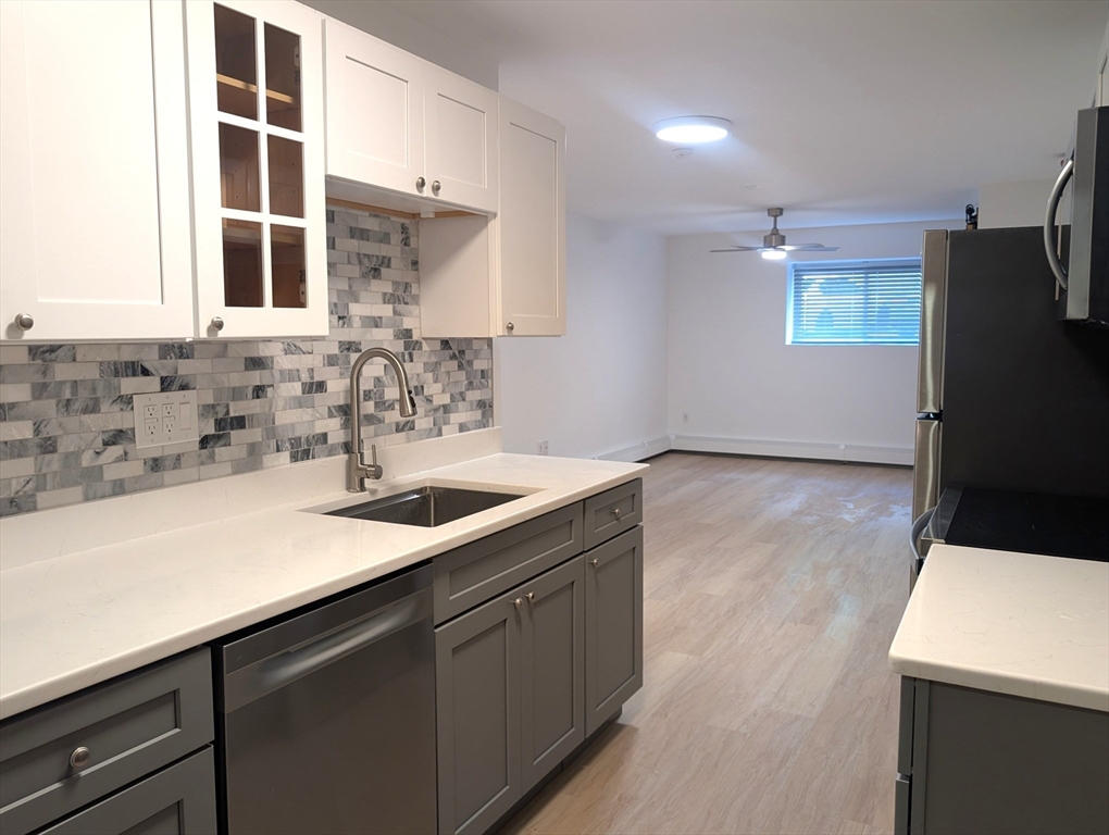 420 Woodward Rd #19, North Providence, RI Photo #2
