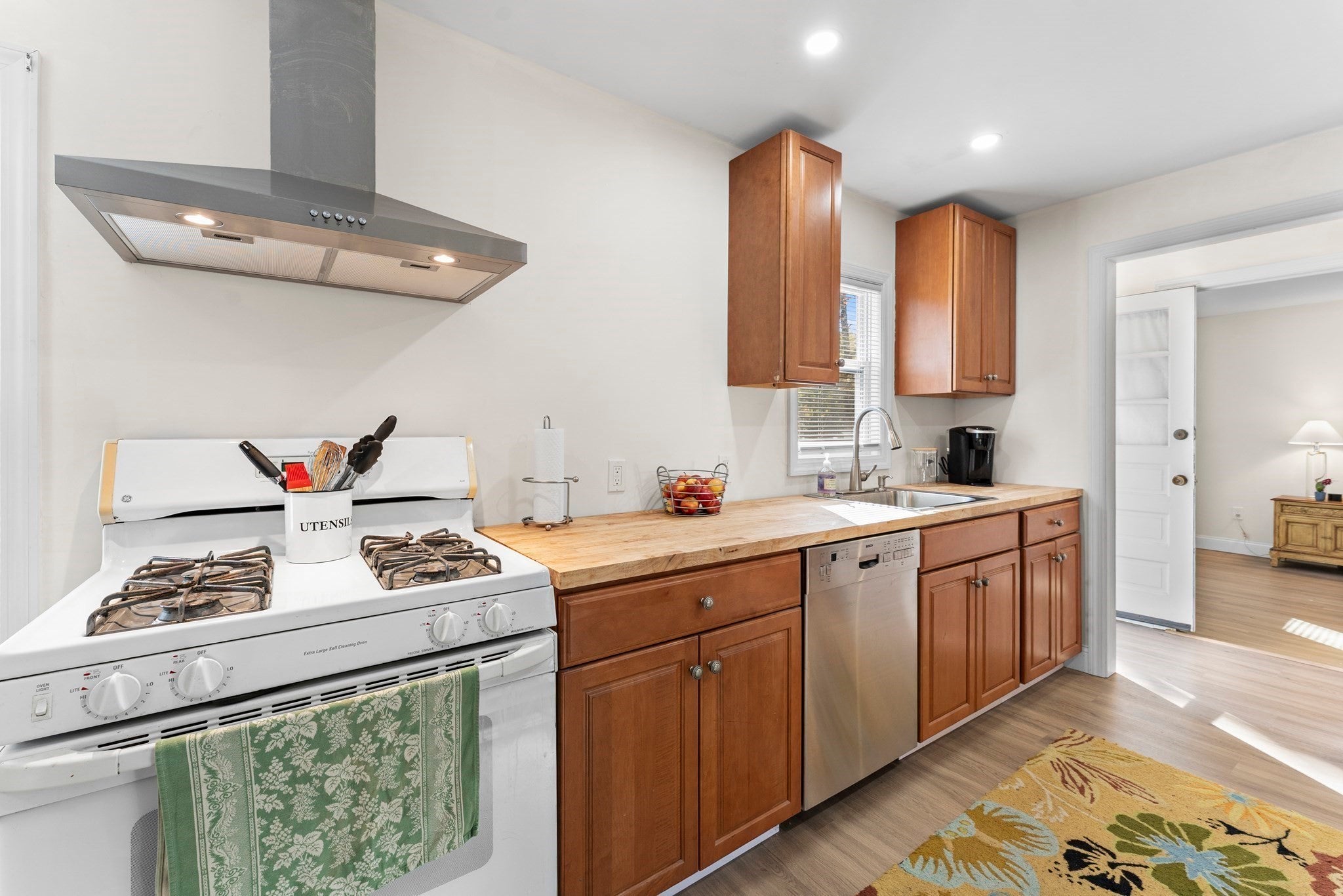 1011 Webster St, Needham, MA, 1011 Webster St, Needham, MA Photo #23