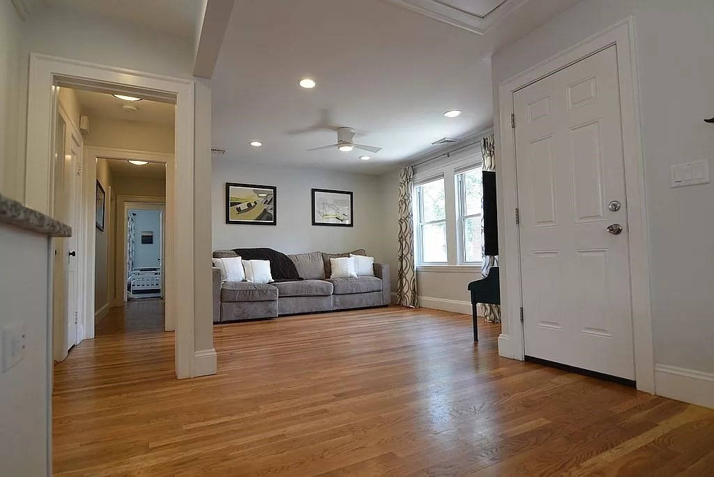 142 Trapelo Rd 142