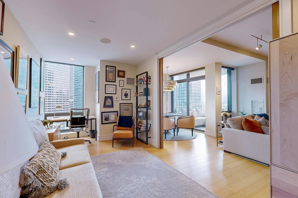 45 Province St 2203