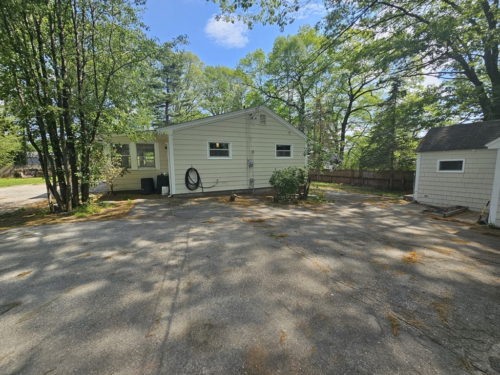 37 Fairchild Dr