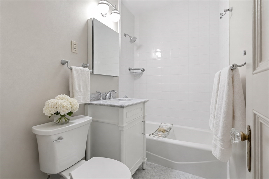 135 Marlborough St 6